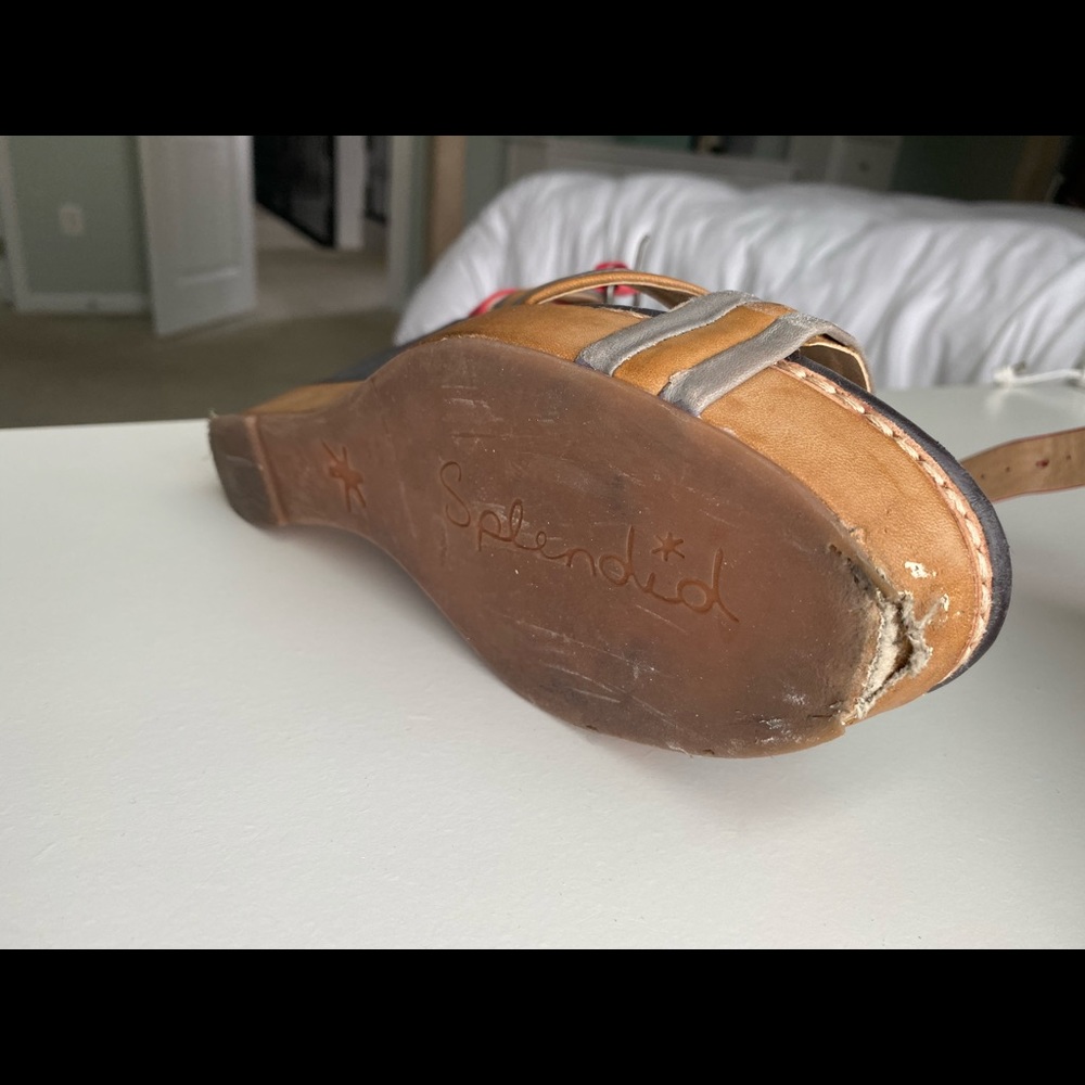 Splendid Wedge - Picture 3 of 5